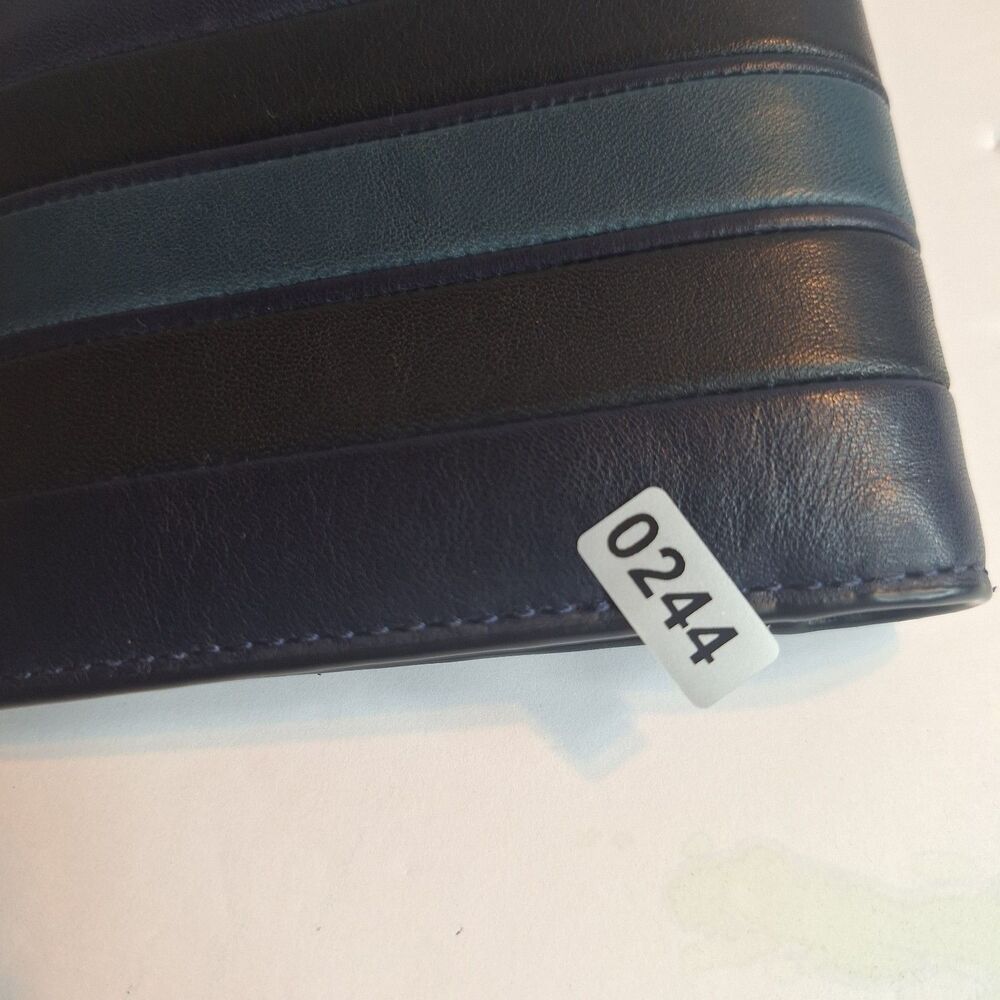 Coach Men's Black/Blue Bifold Leather Wallet - Picture 8 of 9